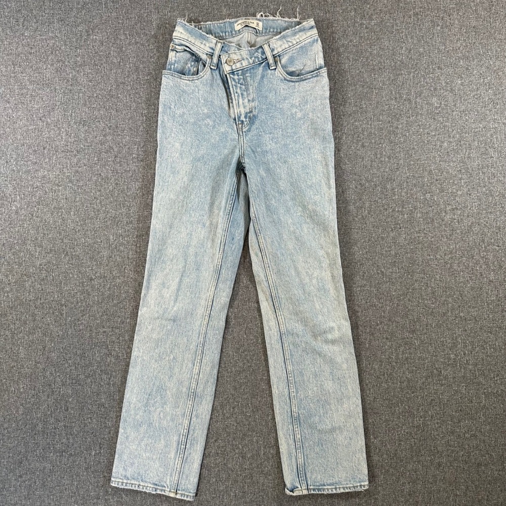 Abercrombie & Fitch 90s Straight‎ Ultra High Rise Jeans 24 Light Wash Cross Fly
